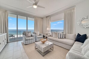 コンドミニアム ベッド (複数台) (Spanish Key 510) | リビング エリア | テレビ