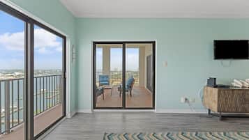 Leilighet, flere senger (Shipwatch Riverside E1005*) | Oppholdsområde | TV