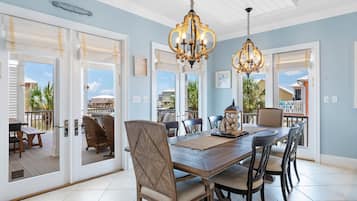 House, Multiple Beds (Whispering Palms Beach House) | Dining