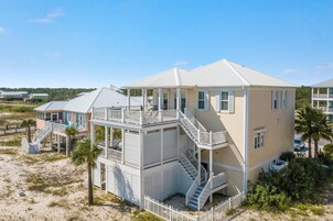 Casa, varias camas (Whispering Palms Beach House) | Exterior
