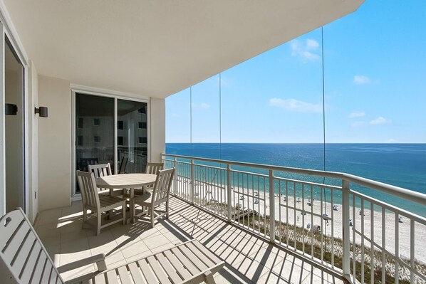 公寓客房, 多張床 (Indigo East 1006) | 室外用餐