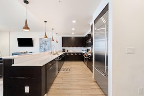 Apartment, Mehrere Betten (Vista Del Mar 603) | Eigene Küche | Ofen, Toaster, Küchenrolle