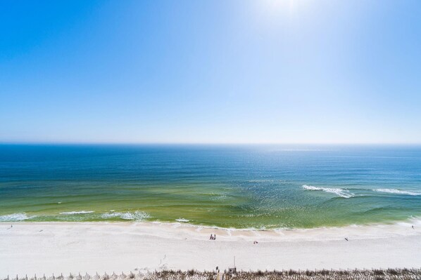 Apartment, Mehrere Betten (Indigo East 1502) | Strand | Am Strand