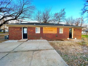 Exterior - Short Drive to Airport - Central Location W/ Patio (Wichita)