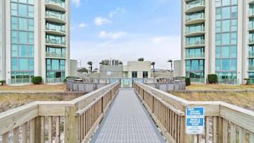 Condo, Multiple Beds (Perdido Towers East 106) | Property grounds