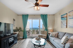 Leilighet, 1 kingsize-seng med sovesofa (Ariel Dunes I 707) | Oppholdsområde | TV