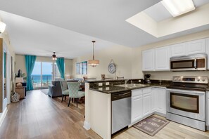 Condo, 1 King Bed with Sofa bed (Ariel Dunes I 707) | Private kitchen - Ariel Dunes I 707 (Miramar Beach)