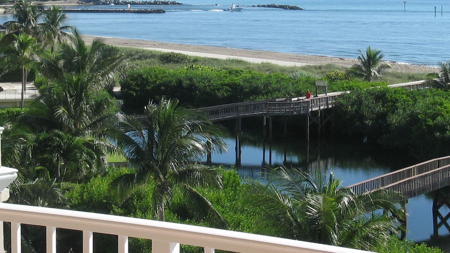 Canada House Beach Club Resort