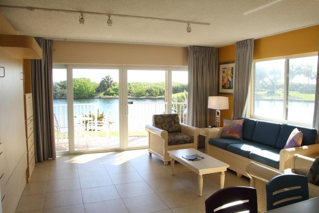 客房内保险箱、特色装修、特色家居、床单