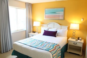 King One Bedroom Junior Suite | Zimmersafe, individuell dekoriert, individuell eingerichtet, Bettwäsche