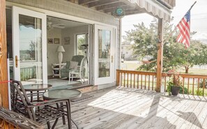 Terrace/patio - Waterfront in Historic Rock Hall, overlooking the main harbor and Chesapeake Bay (Rock Hall)