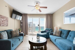 Apartment, Mehrere Betten (Ariel Dunes I 1403) | Wohnbereich | Fernseher