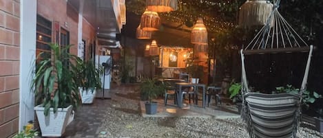 Télévision à écran plat