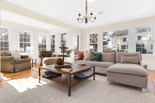 Picturesque Home with Harbor Views!