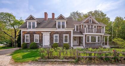 Picturesque Home with Harbor Views!
