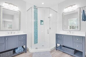House, Multiple Beds (The Coastline Inn) | Bathroom - The Coastline Inn (Miramar Beach)