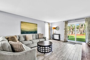 Stadtwohnung, Mehrere Betten (Summerhouse Townhomes #6- Blue Pearl) | Wohnbereich