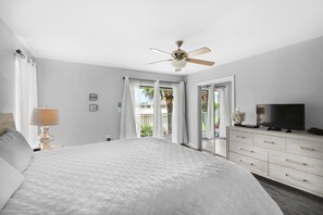 House, Multiple Beds (Summerhouse Townhomes #6- Blue Pearl)