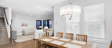 Hus - flere senge (Stay Anchored) | Spiseområde