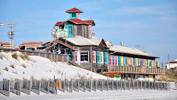 Townhome, 1 King Bed with Sofa bed (Sandprints B2- Owen's Oasis) | Exterior