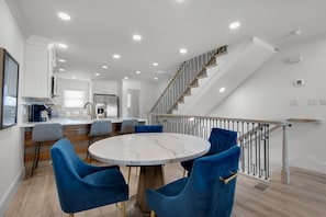 House, Multiple Beds (Sand Dollar Townhome #16- Sukoon Vill) | Dining