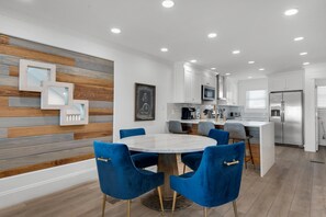Casa de ciudad, varias camas (Sand Dollar Townhome #16- Sukoon Vill) | Restaurantes