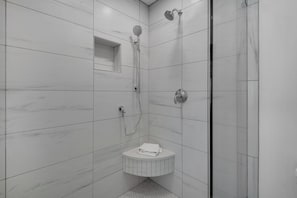 House, Multiple Beds (Sand Dollar Townhome #16- Sukoon Vill) | Bathroom | Free toiletries, towels, soap, toilet paper - Sand Dollar Townhome #16- Sukoon Villa (Miramar Beach)