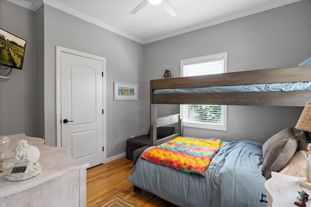 linnie-s-cottage-newly-renovated-2-bedroom-retreat-in-patchogue-walk