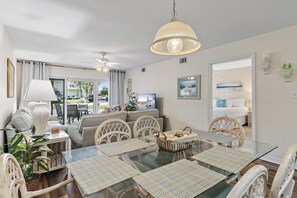 Condo, 1 cama King e sofá-cama (Maravilla 3102) | Parte interna