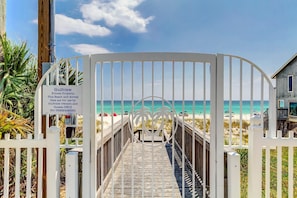 Property grounds - Gulfview II 318 (Miramar Beach)