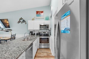 Condo, 1 King Bed with Sofa bed (Gulfview II 306) | Private kitchen | Oven, toaster - Gulfview II 306 (Miramar Beach)