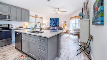 Condo, 1 Queen Bed with Sofa bed (Gulfview II 301) | Private kitchen