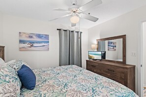 คอนโด, เตียงคิงไซส์ 1 เตียง และโซฟาเบด (Gulfview II 205) | 1 ห้องนอน, Wi-Fi
