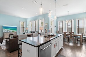 House, Multiple Beds (Splash Pad) | Living area | TV - Fun In The Sun (Miramar Beach)