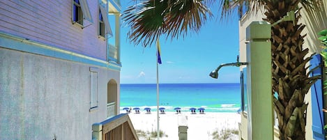 House, Multiple Beds (Bella Blue) | Beach