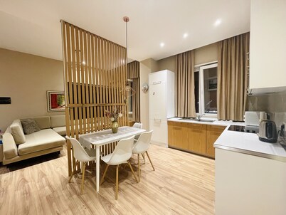 AJ Apartments 3: City Center View Apartment