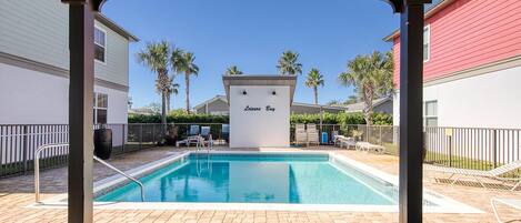 Maison, plusieurs lits (A Wave From it All) | Piscine