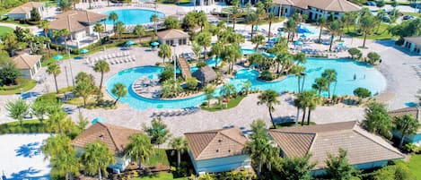 Utomhuspool och uppvärmd pool