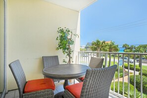 Lejlighed - 1 kingsize-seng med sovesofa (Leeward Key 204) | Udendørs spisemuligheder