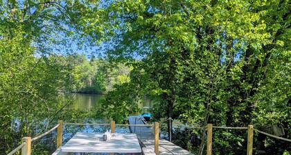 Maine river escape: free kayaks, paddle boards, tennis, cute rabbits and fun!