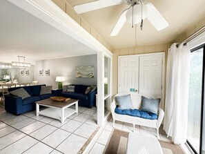 Living area - Chateau La Mer #5B (Destin)