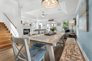 Dining - Another Day in Paradise (Destin)