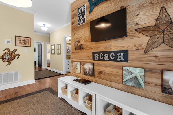 House, Multiple Beds (Happily Ever After) | Interior