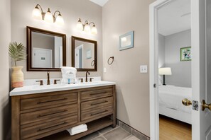 Bathroom - Wildwood Cottage (Destin)