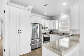 House, Multiple Beds (Stella di Mare) | Private kitchen | Oven, toaster - Stella di Mare (Destin)