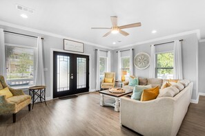 House, Multiple Beds (Stella di Mare) | Living area | TV - Stella di Mare (Destin)