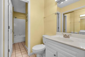 Apartment, Mehrere Betten (Crystal Villas A-2) | Badezimmer