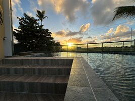 Hồ bơi ngoài trời 