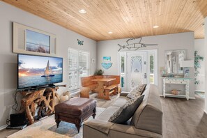 House, Multiple Beds (Crystal Cottage) | Living area - Crystal Cottage (Destin)