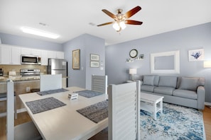 Condo, 1 cama King e sofá-cama (Caribbean Dunes 121) | Parte interna